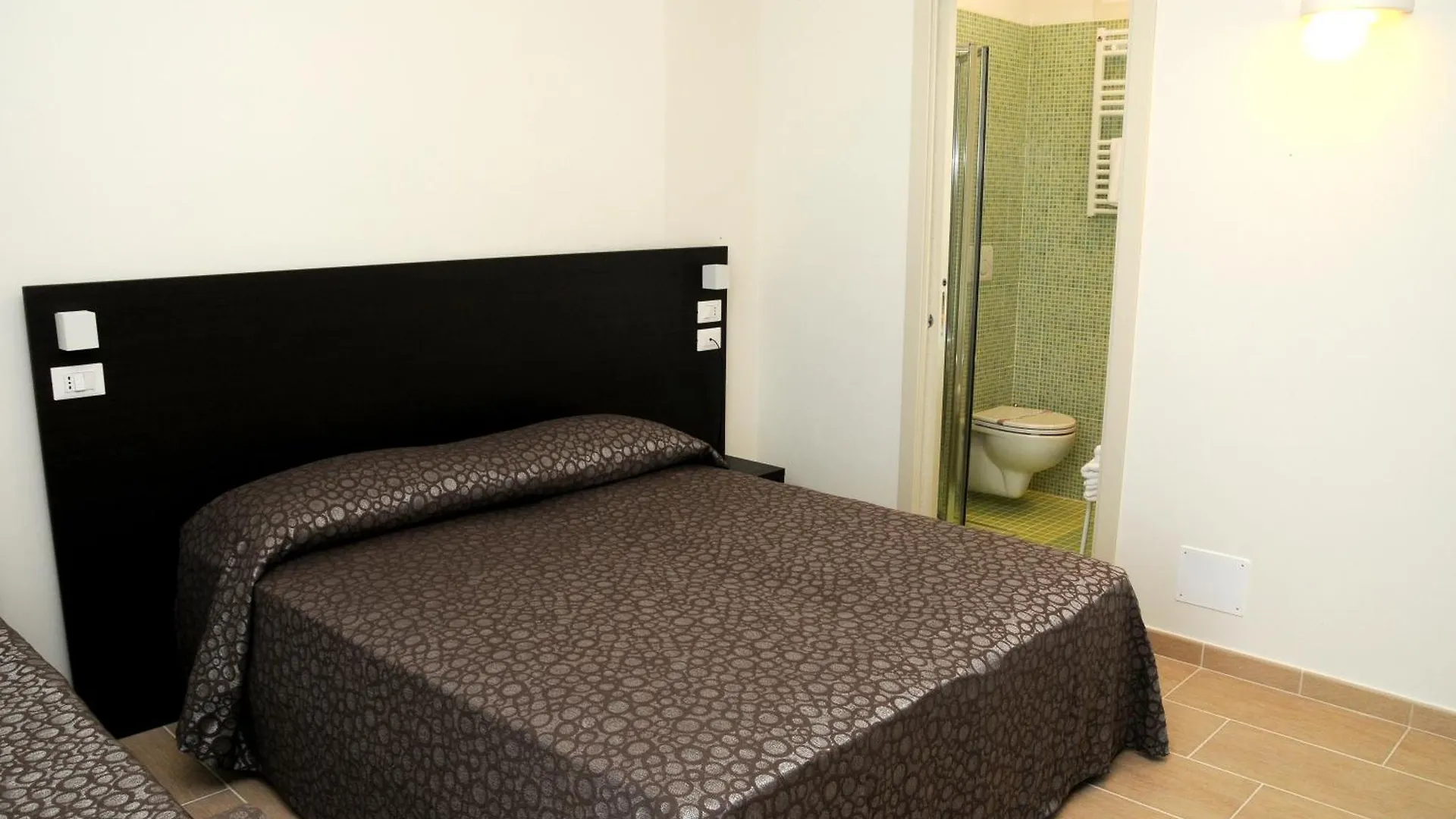 Hotel Morena ليدو دي يسولو